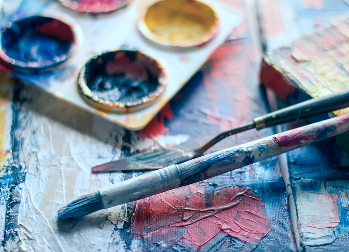 pinceaux et peintures